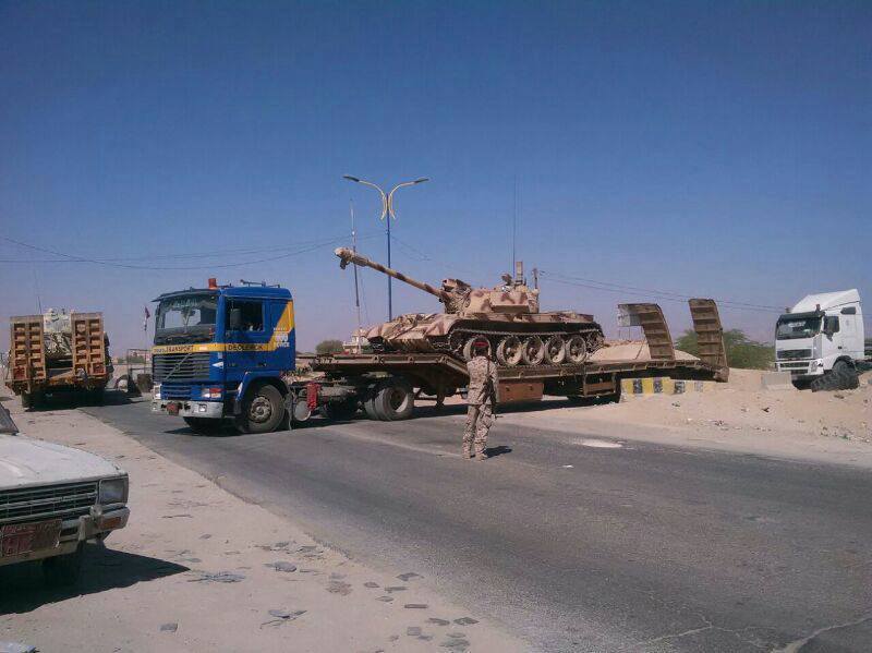 هادي ينقل أسلحة اللواء 37 مدرع من حضرموت إلى مأرب (صور)