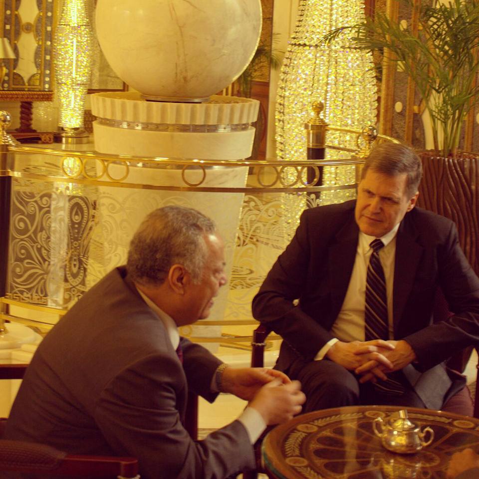 بعد لقاء السفير بالمفلحي وهادي بسلمان: قرارات وتسوية جديدة ترضي الجميع
