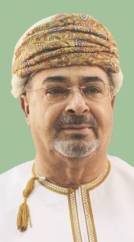 كاتب عماني يتهم دول الجوار ببث الطائفية في عُمان