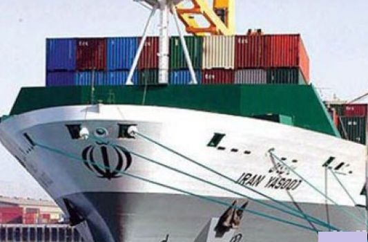 بعد مقتل جندي إماراتي: الأخيرة تحتجز سفينتين إيرانيتين بميناء عدن