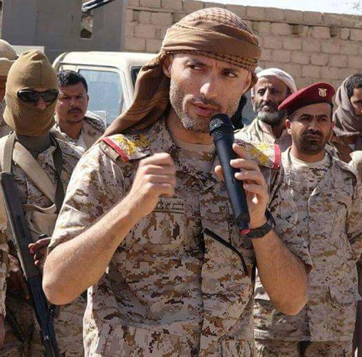 هاشم الأحمر وقوة عسكرية إلى عدن ويهدد: “شيوعيين وشراذم الانفصال”