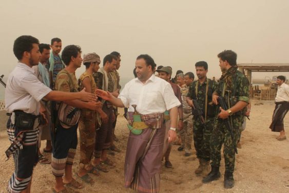 الصماد يتفقد المقاتلين الموالين لحكومة صنعاء في جزيرة كمران