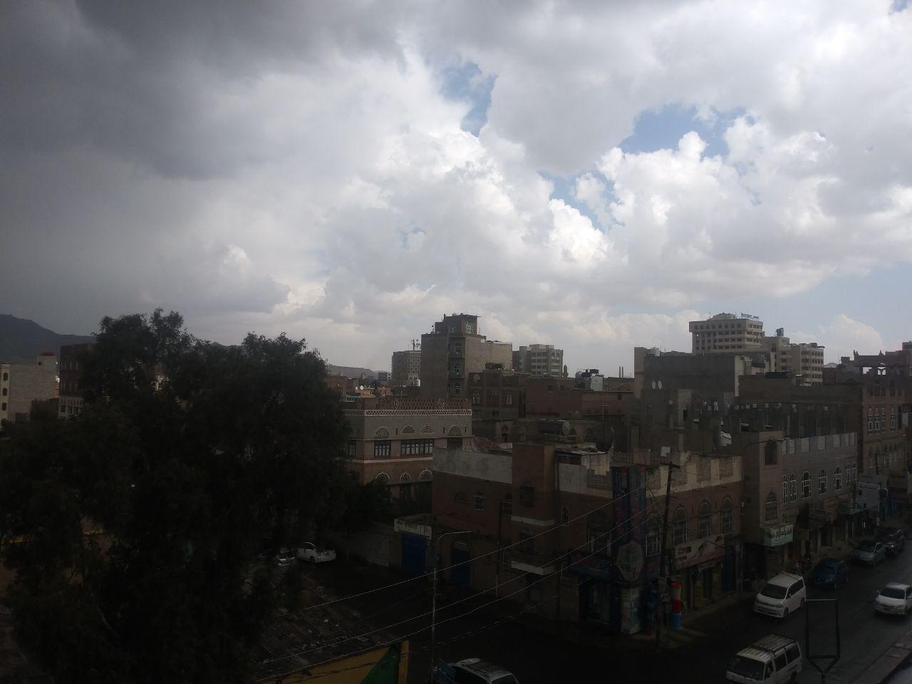 الأرصاد تتوقع استمرار هطول الأمطار على هذه المحافظات اليمنية