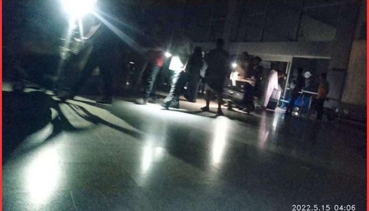 صورة تثير السخرية في مطار عدن تبرز الفرق بينه و مطار صنعاء