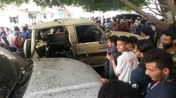 جرحى مدنيين في انفجار استهدف سيارة في مدينة تعز