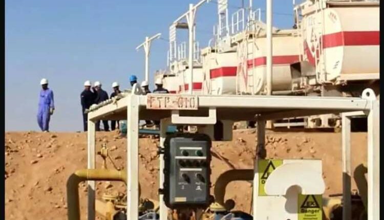 حكومة معين تلجأ إلى التهريب للالتفاف على حظر تصدير النفط المفروض من صنعاء