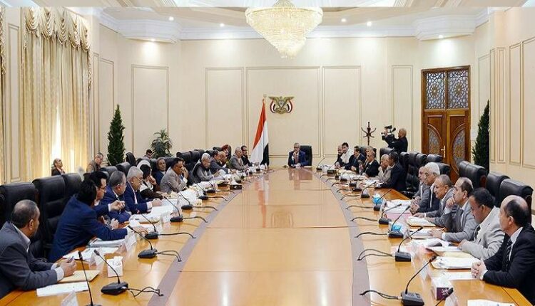 مجلس الوزراء بصنعاء: لا سلام بدون صرف المرتبات من عوائد النفط والغاز