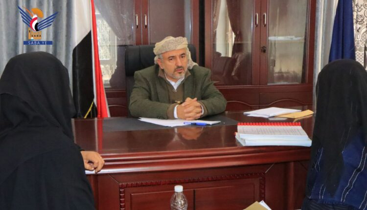 وزير يمني في صنعاء يرقى إلى مستوى المسؤولية إنطلاقاً من مبدأ خدمة المواطن