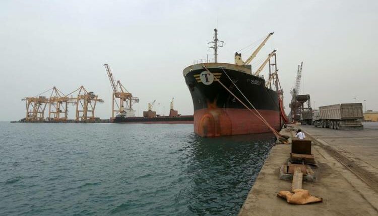 صنعاء تعلن أن ميناء الحديدة بات مفتوحاً أمام المستوردين لكافة السلع