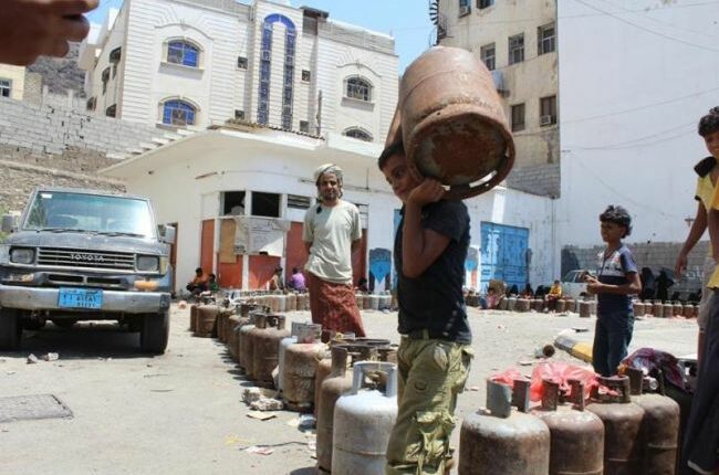 مع اقتراب شهر رمضان.. حكومة معين تفرض جرعة سعرية قاتلة في الغاز المنزلي