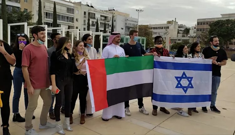 السعودية ترسل وفداً رسمياً للكيان الصهيوني وتبلغه أنها ودول الخليج “تنظر لإسرائيل كصديق”