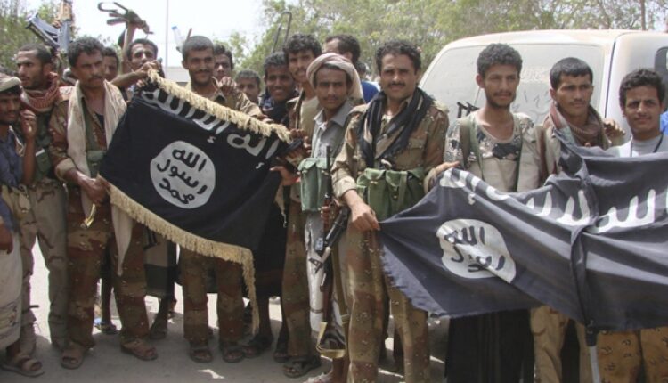 “القاعدة” يعلن أنشطته التي تستخدمها واشنطن ذريعة لوجودها عسكرياً شرق اليمن