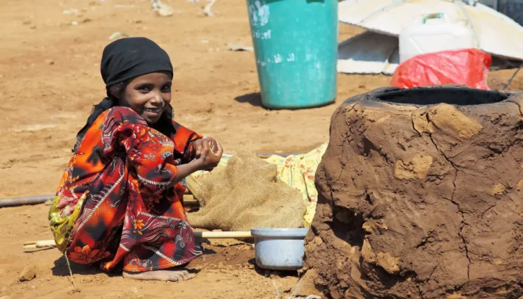 فيما مسؤولو “الشرعية” يعيشون ثراءا فاحشا .. اليمن يحتل المركز السابع من بين 257دولة  في قائمة الدول الأكثر بؤسا