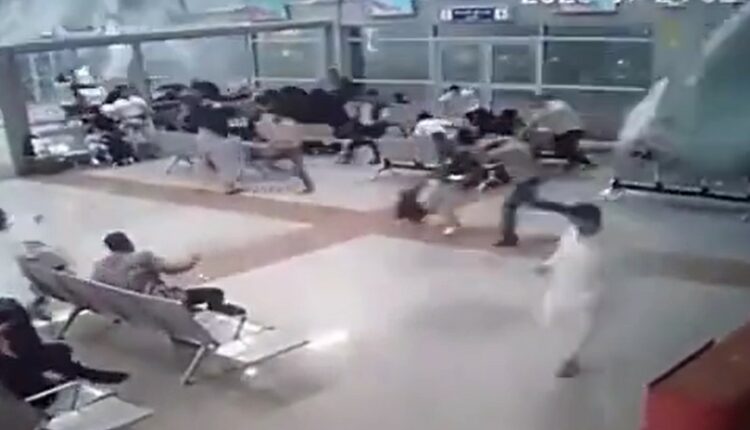 مشاهد مرعبة لمطار عدن تكشف الفساد المهول والاستهانة بأرواح الناس