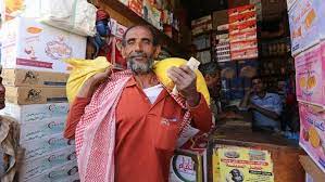 انهيار العملة المحلية وسوء الأوضاع المعيشية: نظرة على مأساة المواطنين في عدن “تقرير استطلاعي”