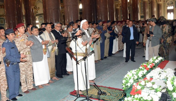 المشاط يتقدم مشيعي قائد قوات الجوية وهذا سبب سماع الهيلوكوبتر في سماء صنعاء