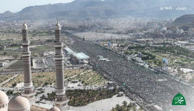 احتفاءا بالمولد النبوي..حشود مليونية في صنعاء و12 محافظة يمنية