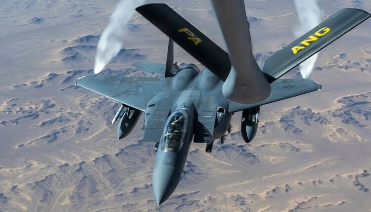 الأمريكي يعلن وصول مقاتلات إلى منطقة القيادة المركزية “لتعزيز العمليات” في الشرق الأوسط