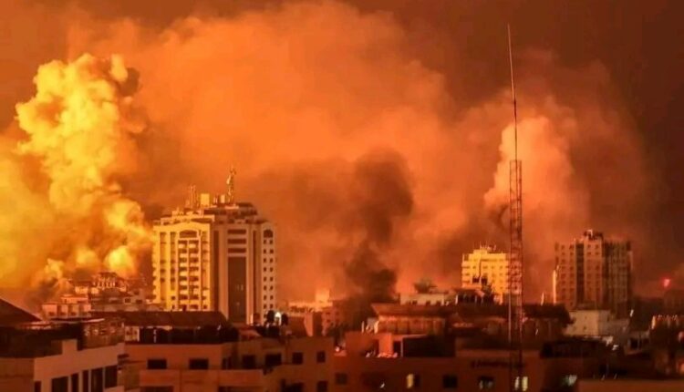 تمهيدا لإبادة جماعية العدو الصهيوني يعزل غزة عن العالم بقطع الاتصالات