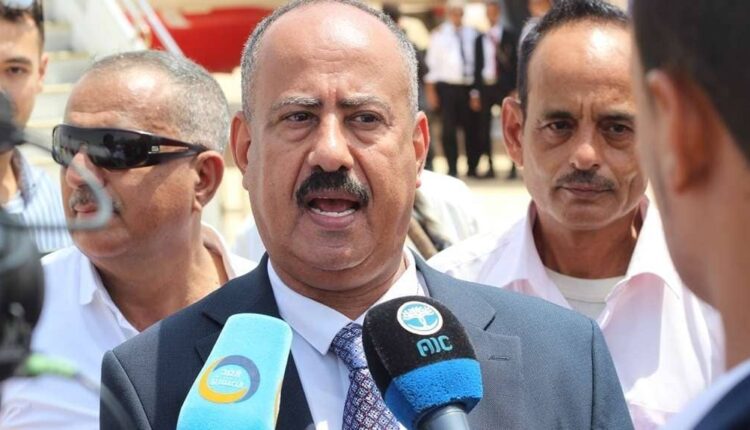 بالفيديو: المدير التجاري لطيران اليمني بعدن يؤكد أن صنعاء لا تأخذ دولاراً واحداً من عائدات “اليمنية”
