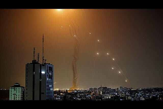 سرايا القدس تشن هجومًا صاروخيًا ضخمًا على تل أبيب وعسقلان وسديروت في إطار معركة “طوفان الأقصى”