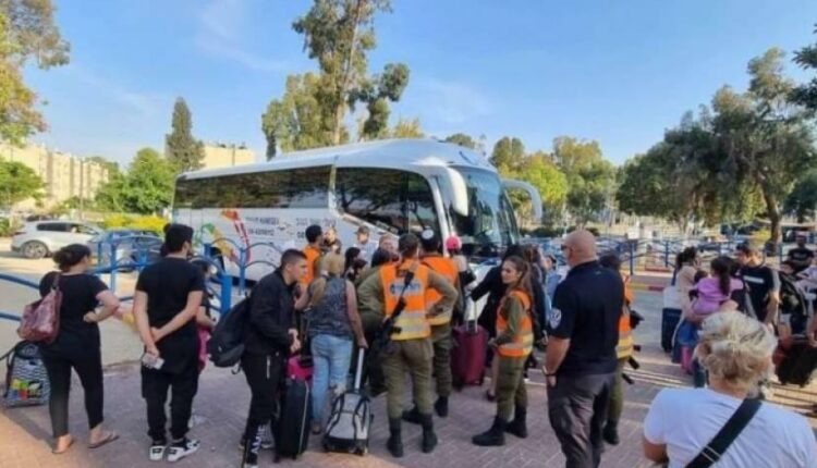 هروب جماعي للمستوطنين من سديروت وعسقلان تحسبًا لقصف المقاومة الفلسطينية