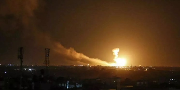 انفجارات عنيفة تهز قاعدة عسكرية أميركية في سوريا