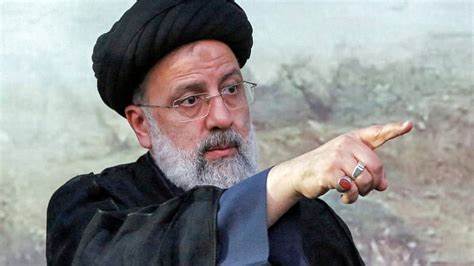 الرئيس الإيراني يتعهد بمعاقبة إسرائيل بعد قتل أحد قادته في سوريا