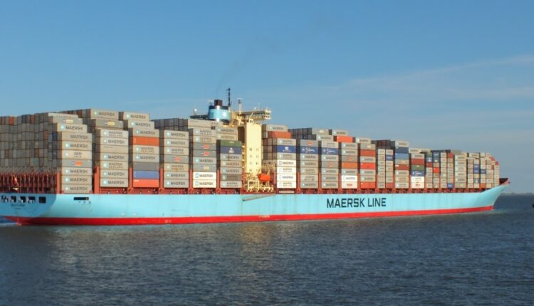 عملاقة الشحن البحري “ميرسك” تعلن وقف جميع عمليات النقل إلى “إسرائيل”