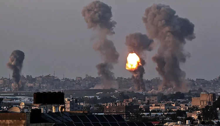 الكيان الصهيوني يرتكب مجزرة في دير البلح وسط قطاع غزة بعد أن صرح سابقًا بأنها آمنة