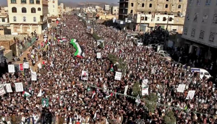 مسيرات كبرى في المحافظات الواقعة تحت سيطرة سلطات صنعاء