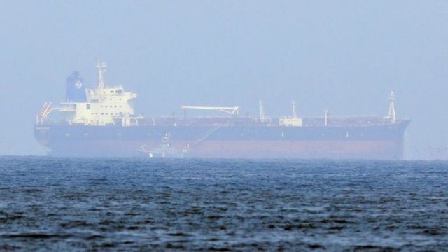 البحرية الإيرانية تحتجز سفينة نفطية أمريكية بالقرب من سواحل عمان