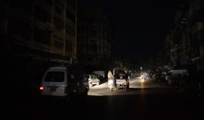 انقطاع التيار الكهربائي يستمر للأسبوع الثالث في محافظة لحج