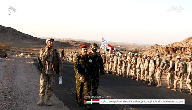 قوات يمنية تقطع 130 كيلومترًا في مسير عسكري لتعزيز الجاهزية القتالية ودعم فلسطين