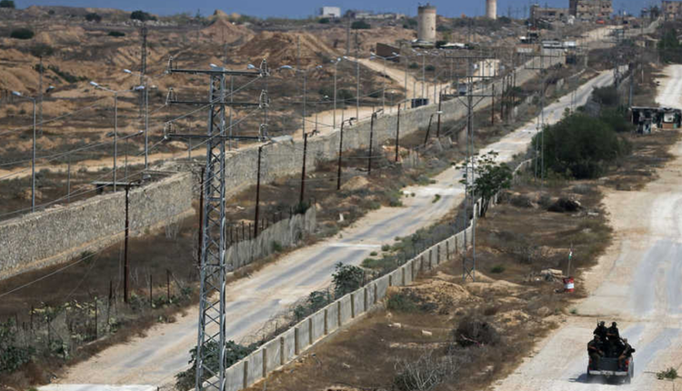 مصر مع إسرائيل في حصار غزة وضدها في اجتياح جيش الاحتلال لرفح وتهدد بإلغاء التطبيع