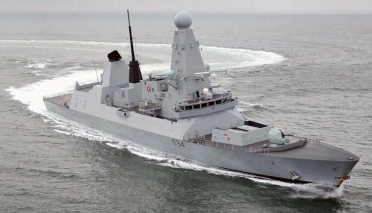بريطانيا تسحب السفينة الحربية “دياموند” لإصلاحها بعد تعرضها لثلاث هجمات من اليمن