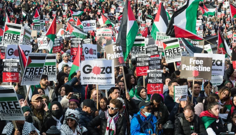 آلاف الأشخاص يتظاهرون في بريطانيا تضامناً مع غزة