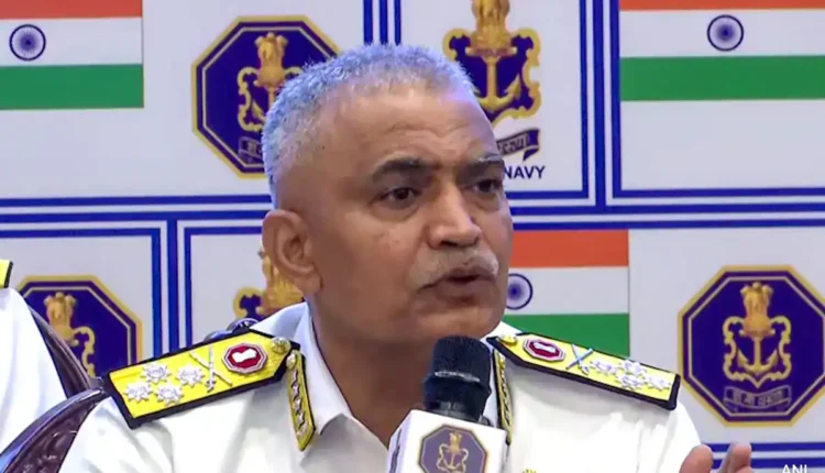 قائد البحرية الهندية: لم يستهدف اليمنيون حتى اليوم أي سفينة ترفع علم الهند