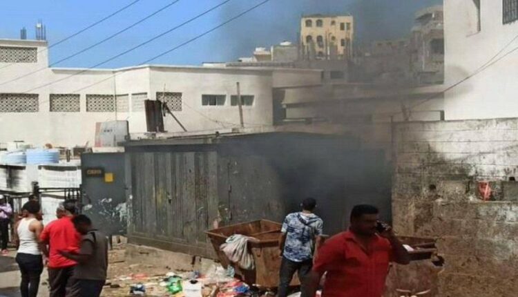 حريق كبير في عدن يغرق المواطنين في الظلام وحر الصيف
