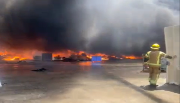 حريق هائل في قاعدة عسكرية إسرائيلية في “تل أبيب”