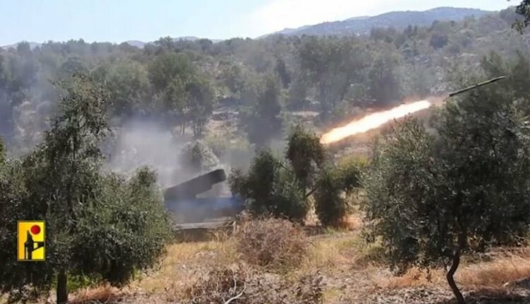 حزب الله يقصف مقرات العدو الصهيوني بأكثر من مائة صاروخ