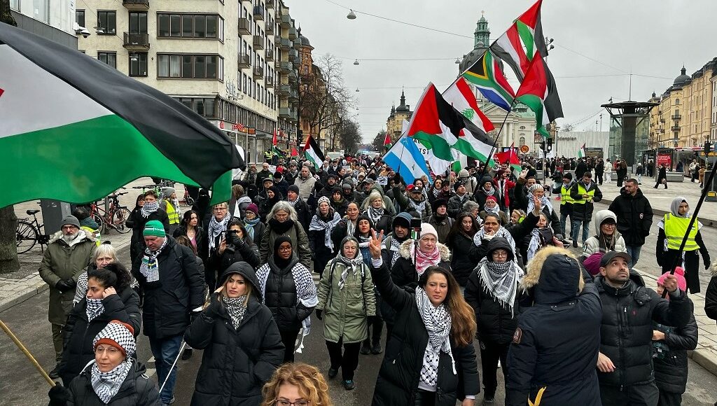 Hundreds rally in Stockholm to show solidarity with Palestine