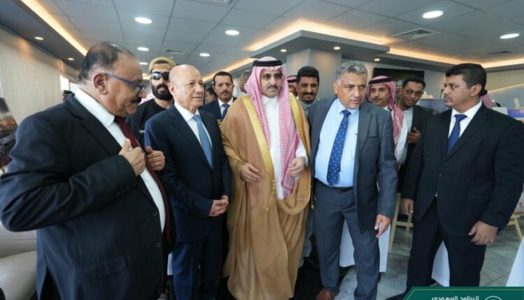 إعلام وإعلاميي “الشرعية” يفضحون قياداتهم: هل يستطيعون الوقوف أمام “آل جابر” كما فعل زيلينسكي أمام ترامب؟!