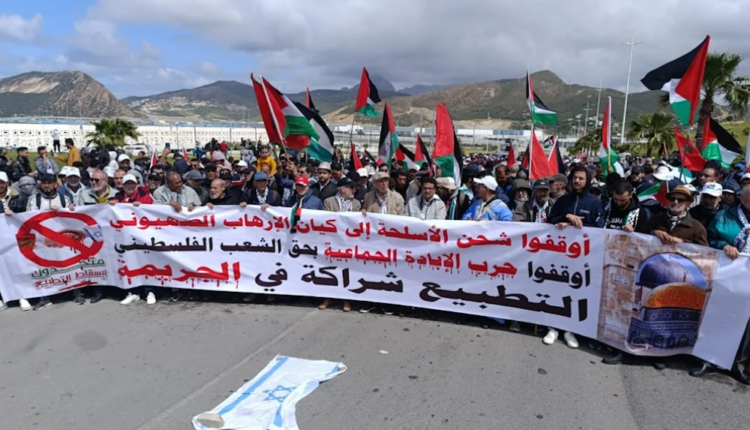 مظاهرة شعبية في المغرب لرفض عبور سفن السلاح إلى “إسرائيل”