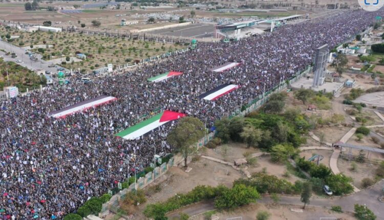 مسيرة مليونية في صنعاء وعدد من المحافظات تأكيدا على الثبات مع غزة