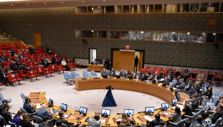 إزدواجية المعايير الأممية تشعل الخلاف داخل مجلس الأمن.. بين تقليص ولاية بعثة الحديدة وتجاهل جذور التصعيد في البحر الأحمر