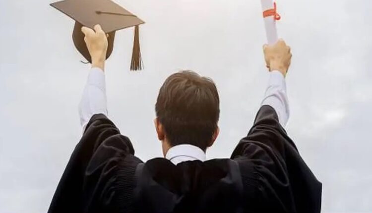 كشف بأسماء أوائل الجمهورية من طلبة الثانوية العامة للأقسام (علمي – أدبي – ع/ إنجليزي)