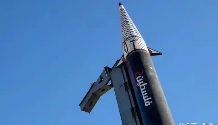 موقع صيني: آخر الرجال في الشرق الأوسط.. الحوثيون يغيرون قواعد الاشتباك بصواريخ فرط صوتية