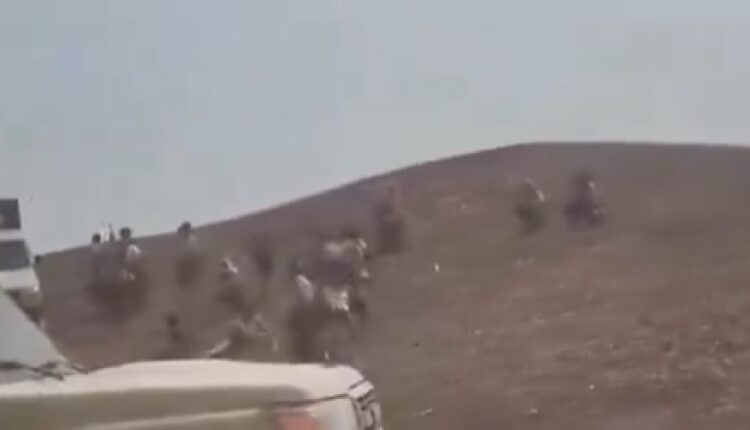 صحفي موالٍ للتحالف: في صنعاء تدفع ضرائب وجمارك مرة واحدة وتَمر بسلام.. في عدن والجنوب كل مديرية دولة مستقلة!