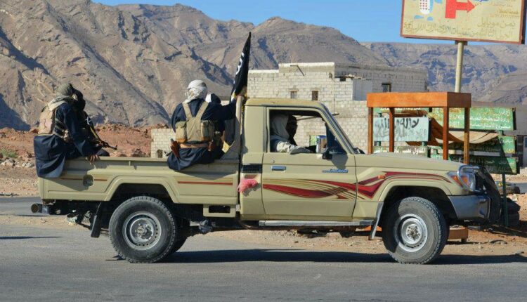 تحليق أمريكي مكثف فوق مأرب وسط تحركات إماراتية لتسليمها لنجل صالح